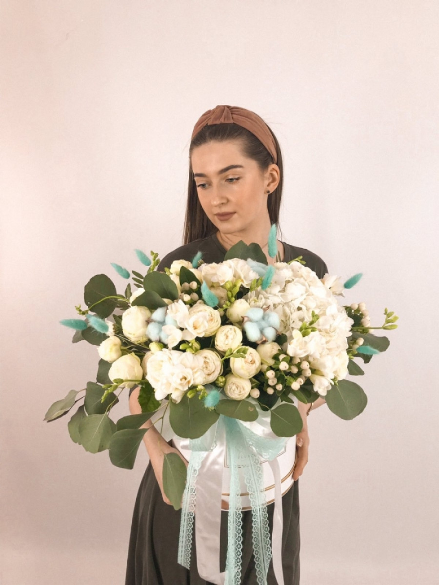Flower Box «Mint & White Elegance»