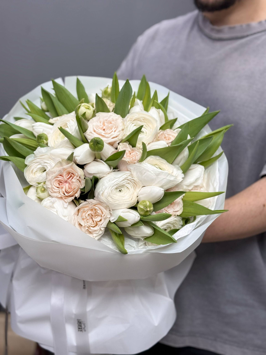 Flower Bouquet «White Ranunculus Serenity»