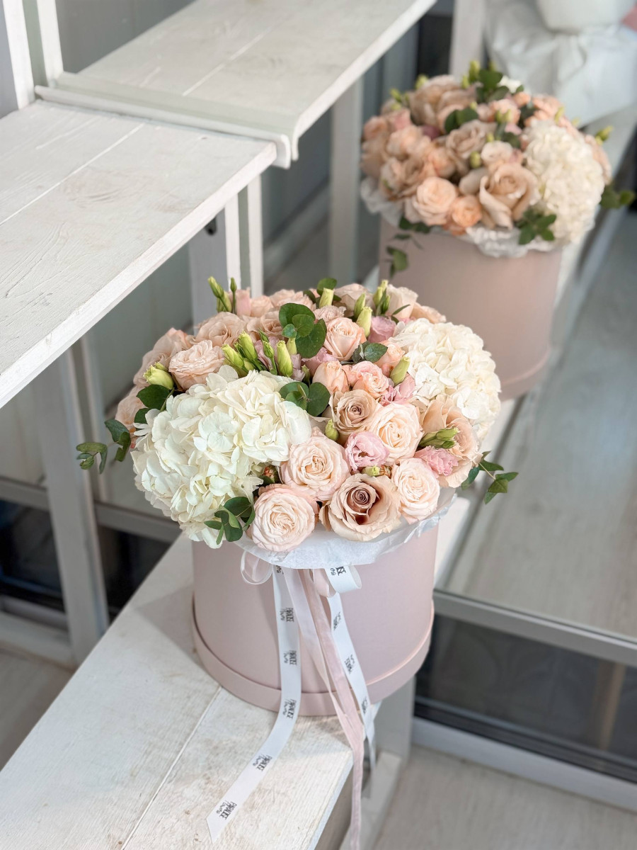 Flower box «Breath of Tenderness»