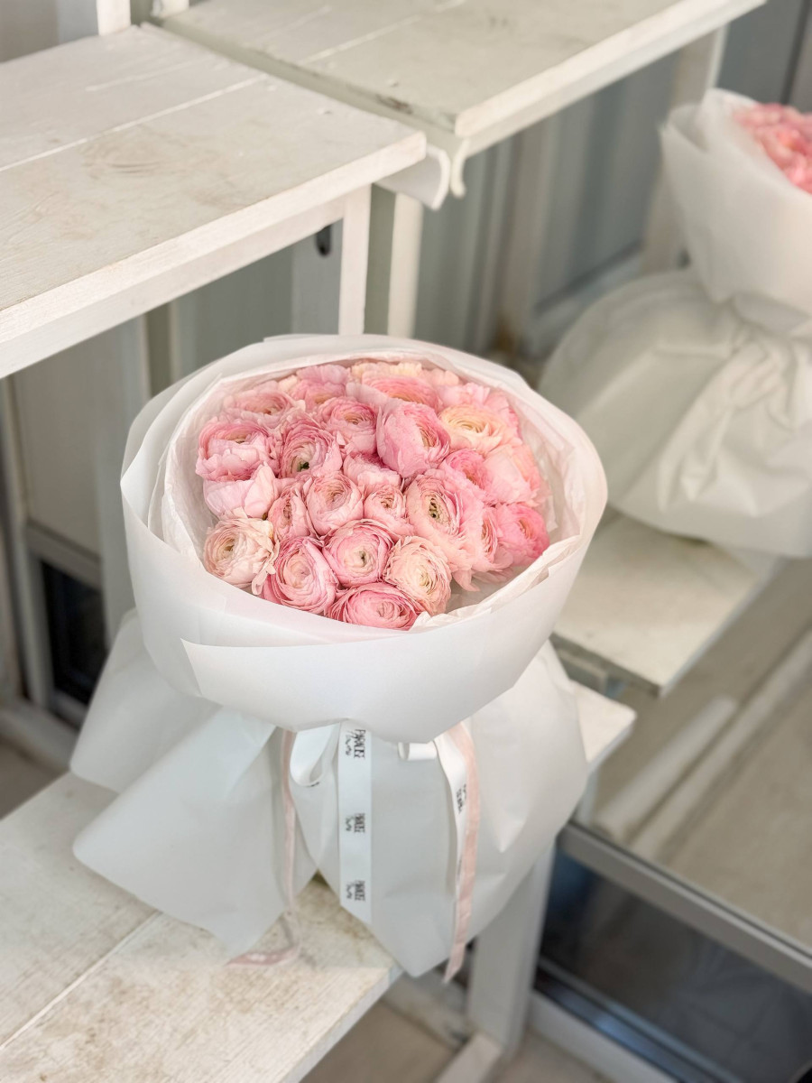 Flower Bouquet «Pink Marshmallow Ranunculus» (29 ранункулюсів)